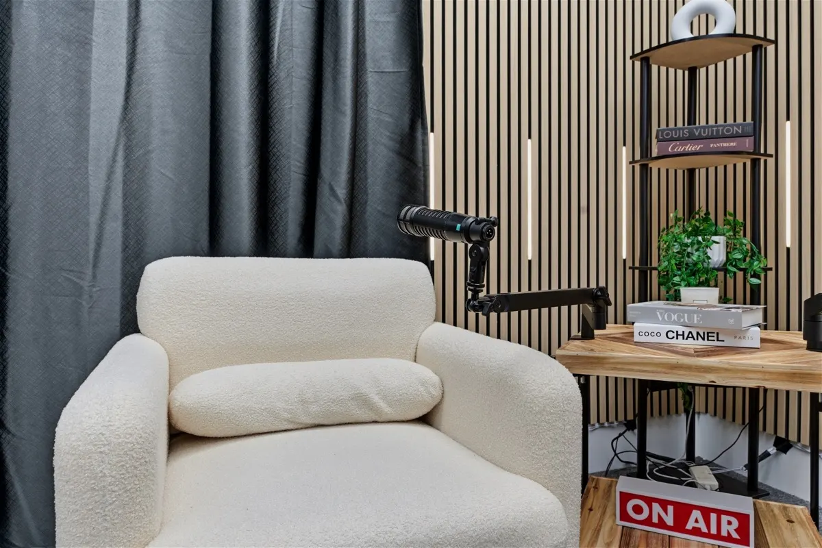 Cozy Corner 10