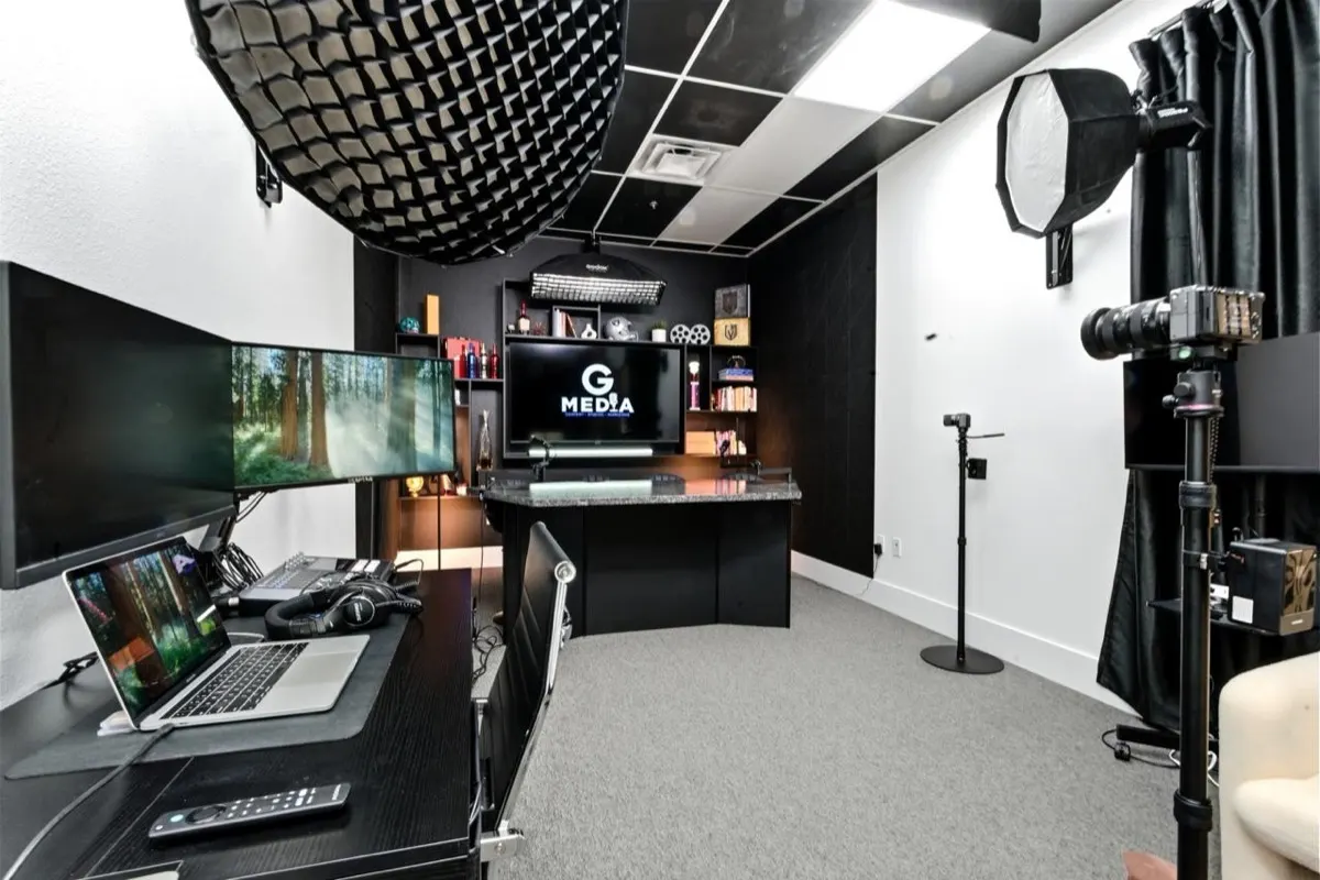 High Roller Studio 11