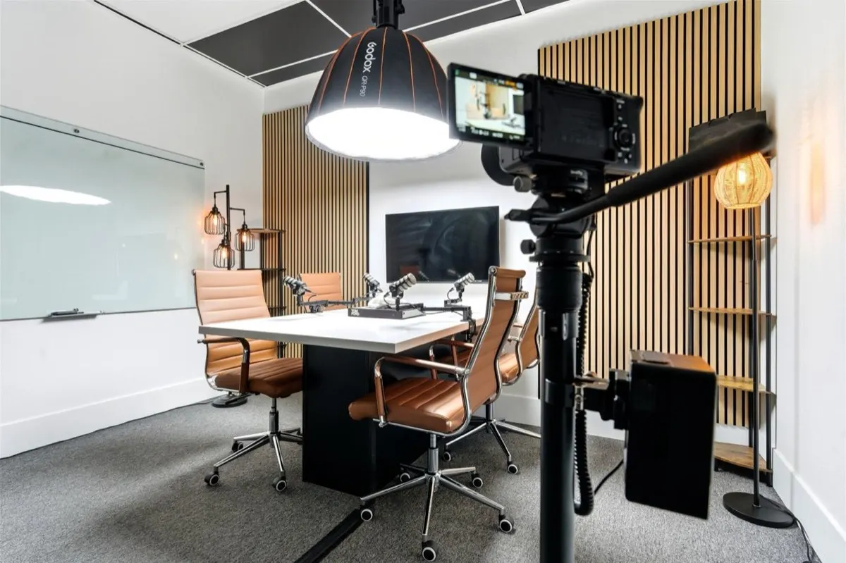 Interview Den 8